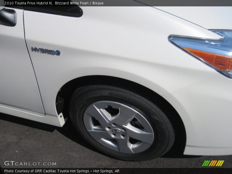 Blizzard White Pearl / Bisque 2010 Toyota Prius Hybrid III