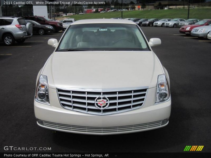 White Diamond Tricoat / Shale/Cocoa Accents 2011 Cadillac DTS