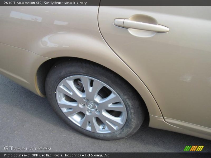 Sandy Beach Metallic / Ivory 2010 Toyota Avalon XLS