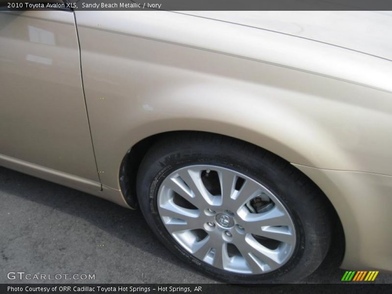 Sandy Beach Metallic / Ivory 2010 Toyota Avalon XLS