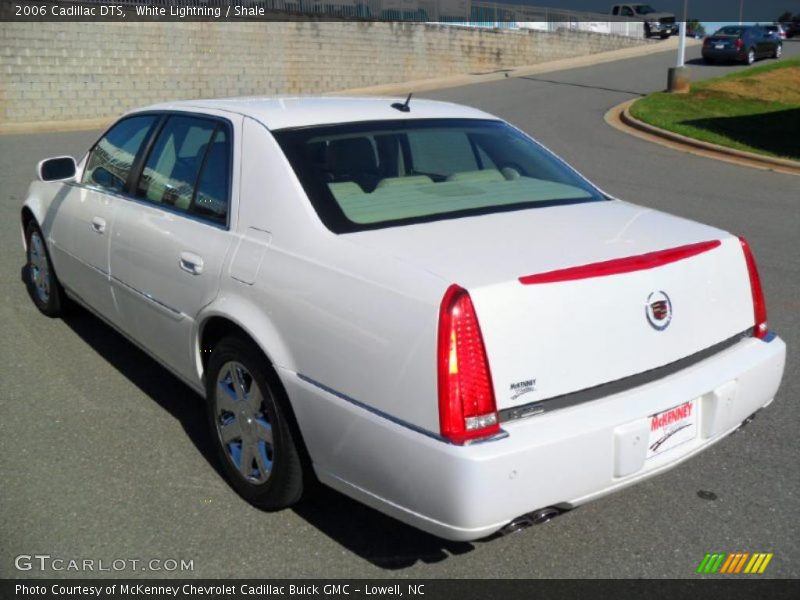 White Lightning / Shale 2006 Cadillac DTS