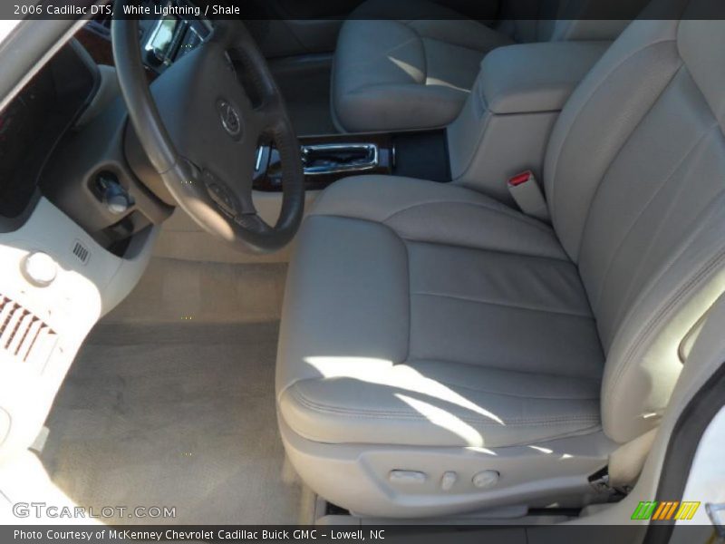 White Lightning / Shale 2006 Cadillac DTS