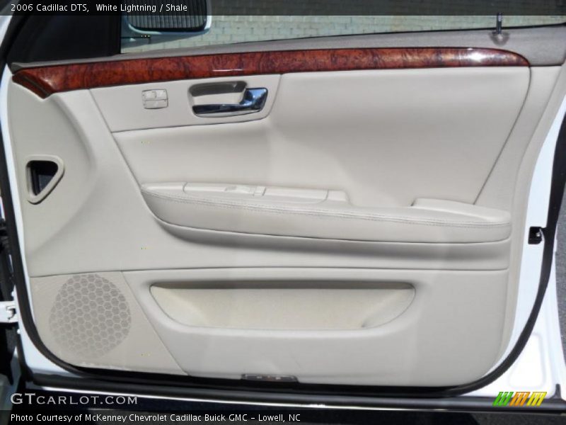 White Lightning / Shale 2006 Cadillac DTS