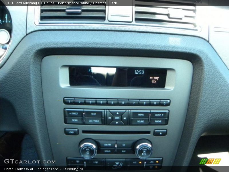 Performance White / Charcoal Black 2011 Ford Mustang GT Coupe