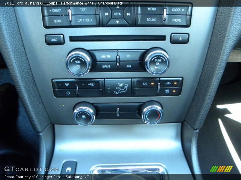 Performance White / Charcoal Black 2011 Ford Mustang GT Coupe