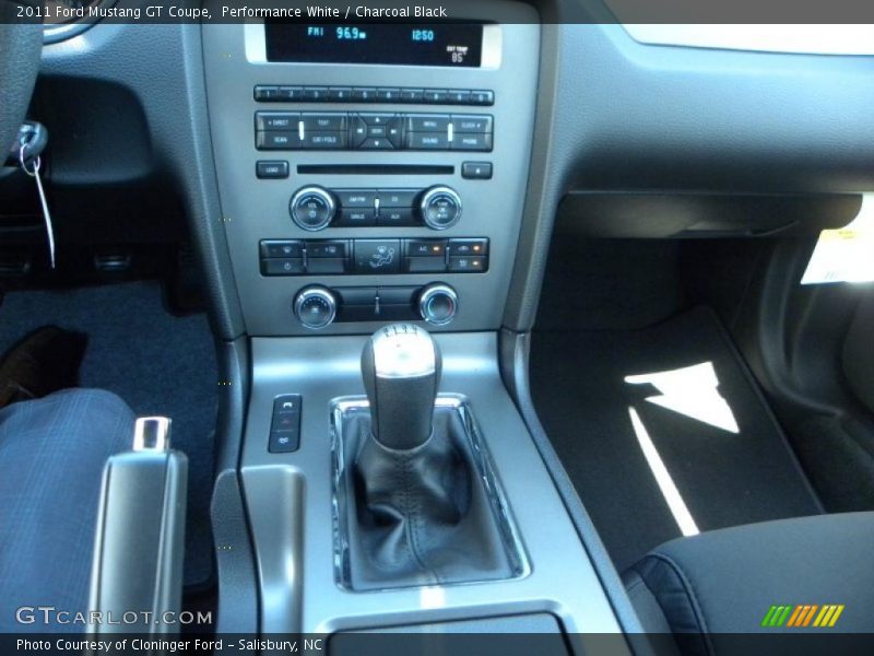 Performance White / Charcoal Black 2011 Ford Mustang GT Coupe