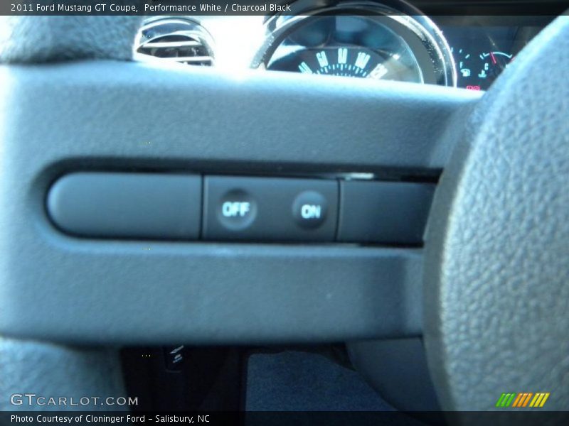 Performance White / Charcoal Black 2011 Ford Mustang GT Coupe
