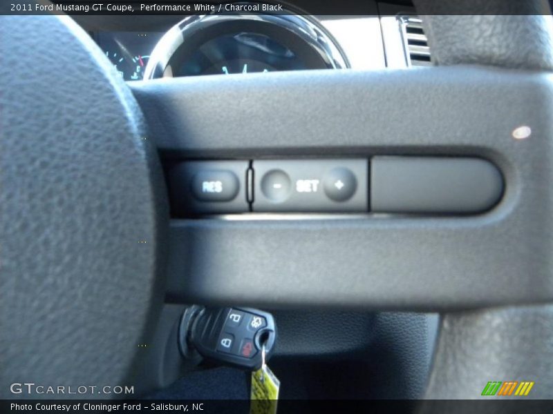 Performance White / Charcoal Black 2011 Ford Mustang GT Coupe
