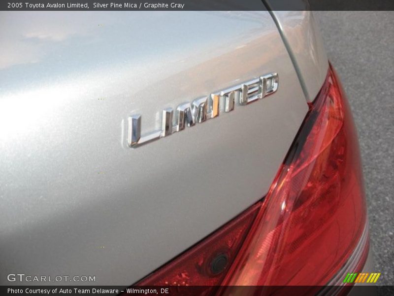 Silver Pine Mica / Graphite Gray 2005 Toyota Avalon Limited