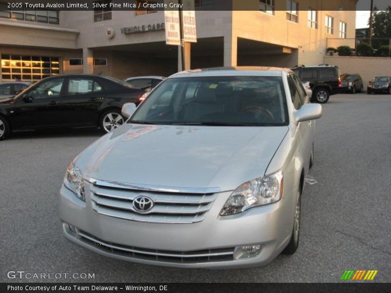 Silver Pine Mica / Graphite Gray 2005 Toyota Avalon Limited