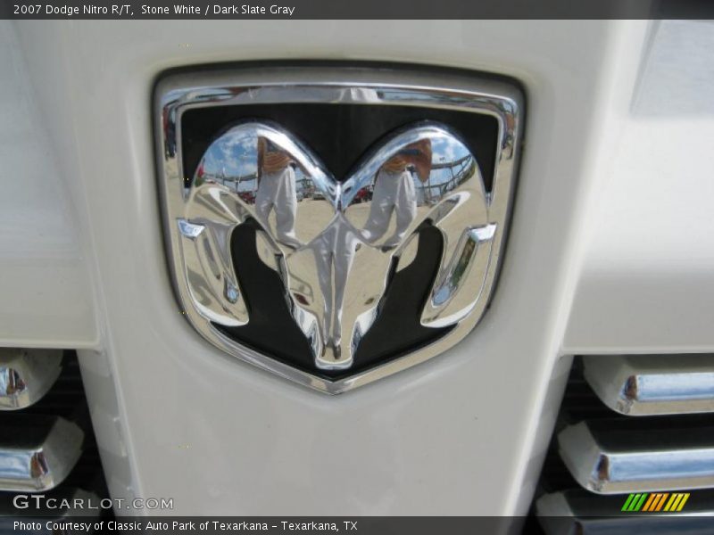 Stone White / Dark Slate Gray 2007 Dodge Nitro R/T