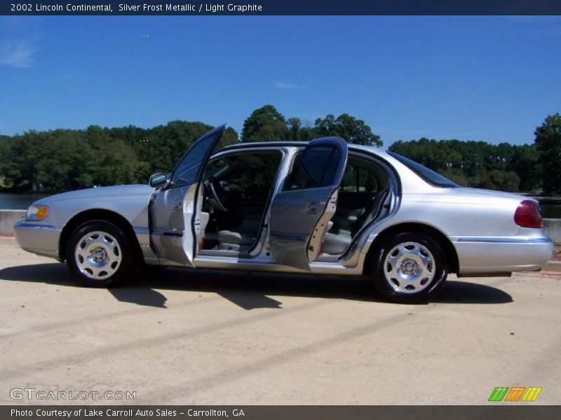 Silver Frost Metallic / Light Graphite 2002 Lincoln Continental