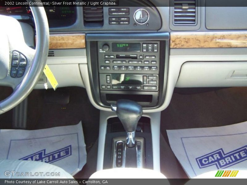 Silver Frost Metallic / Light Graphite 2002 Lincoln Continental