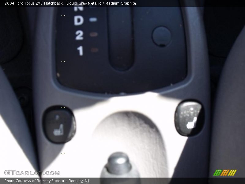 Liquid Grey Metallic / Medium Graphite 2004 Ford Focus ZX5 Hatchback