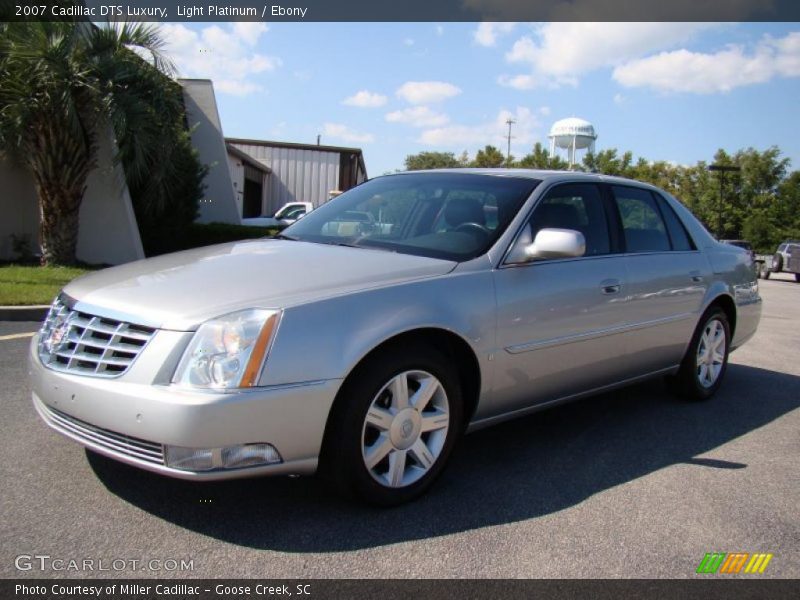 Light Platinum / Ebony 2007 Cadillac DTS Luxury
