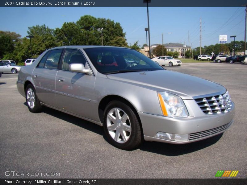 Light Platinum / Ebony 2007 Cadillac DTS Luxury