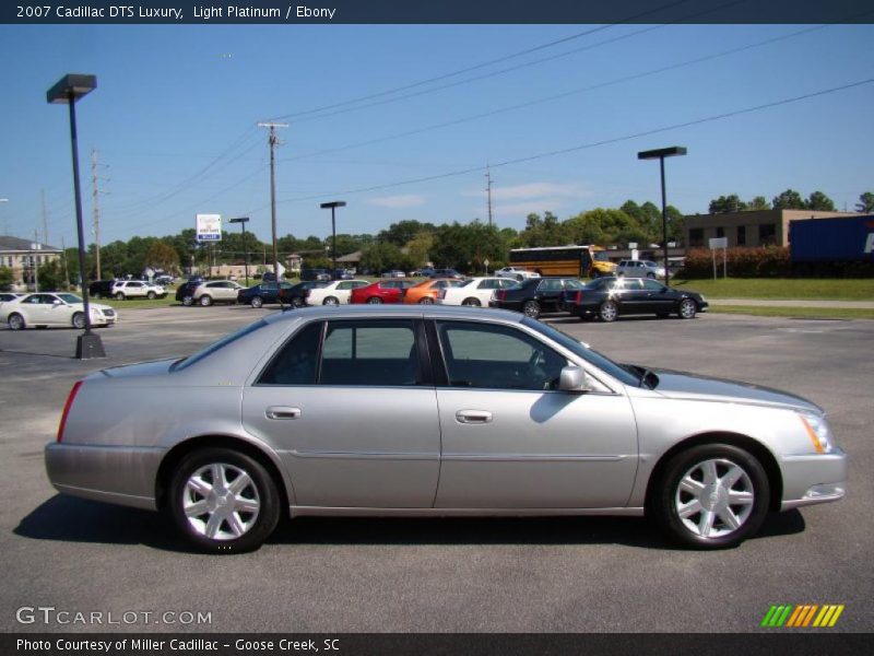 Light Platinum / Ebony 2007 Cadillac DTS Luxury