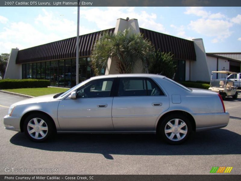 Light Platinum / Ebony 2007 Cadillac DTS Luxury