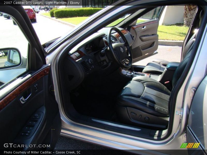 Light Platinum / Ebony 2007 Cadillac DTS Luxury