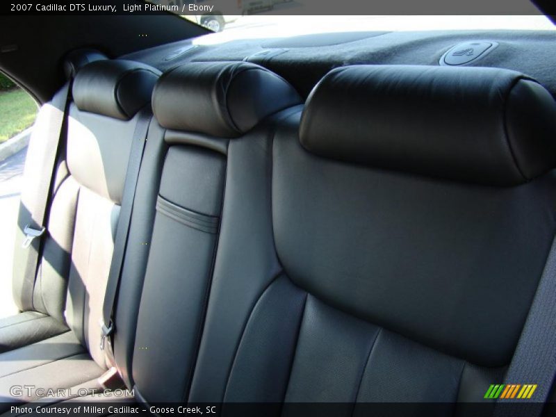 Light Platinum / Ebony 2007 Cadillac DTS Luxury
