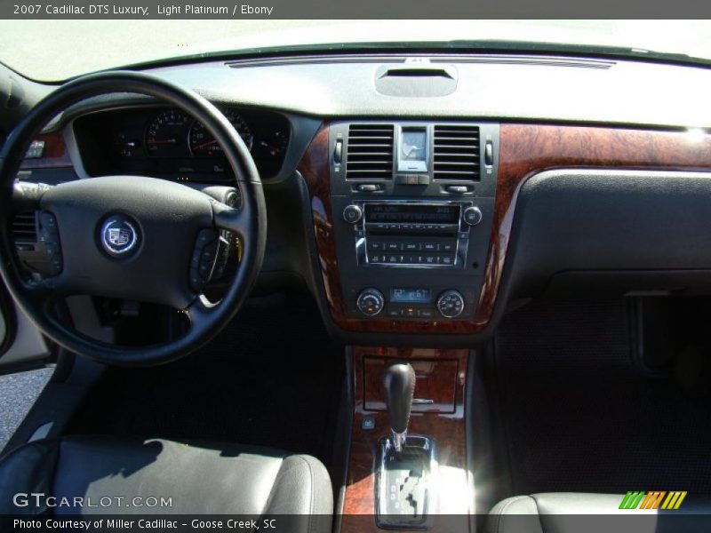 Light Platinum / Ebony 2007 Cadillac DTS Luxury
