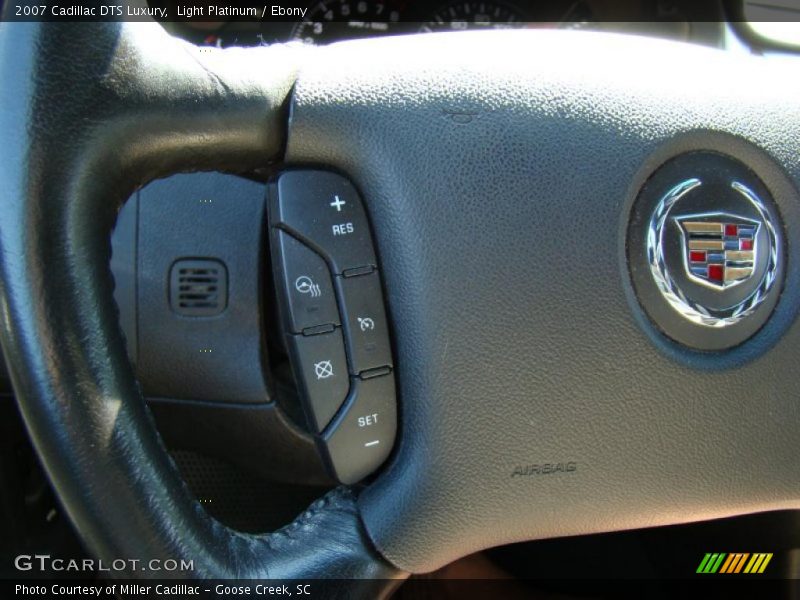 Light Platinum / Ebony 2007 Cadillac DTS Luxury