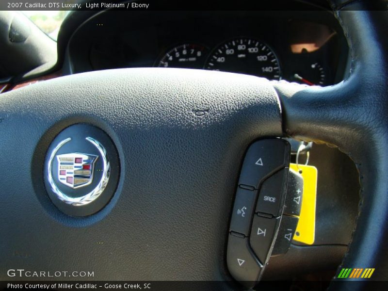 Light Platinum / Ebony 2007 Cadillac DTS Luxury