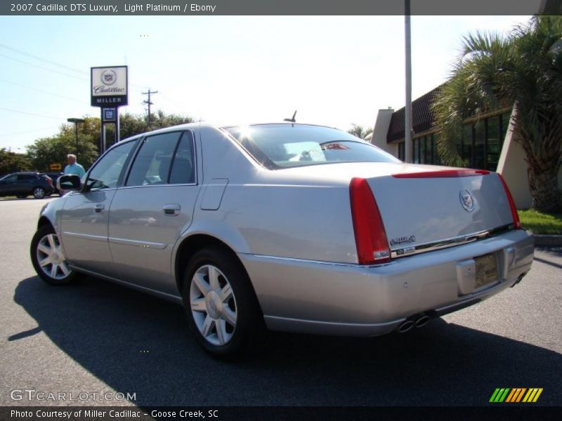 Light Platinum / Ebony 2007 Cadillac DTS Luxury