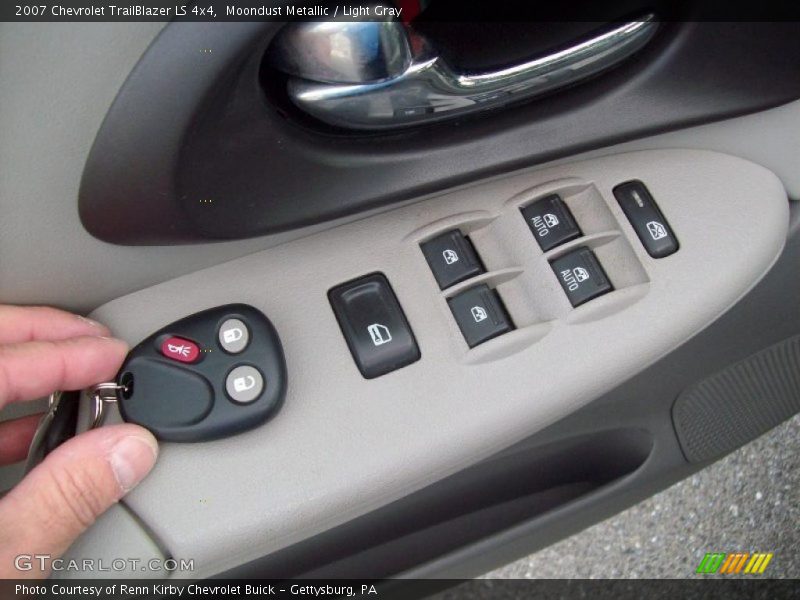 Moondust Metallic / Light Gray 2007 Chevrolet TrailBlazer LS 4x4