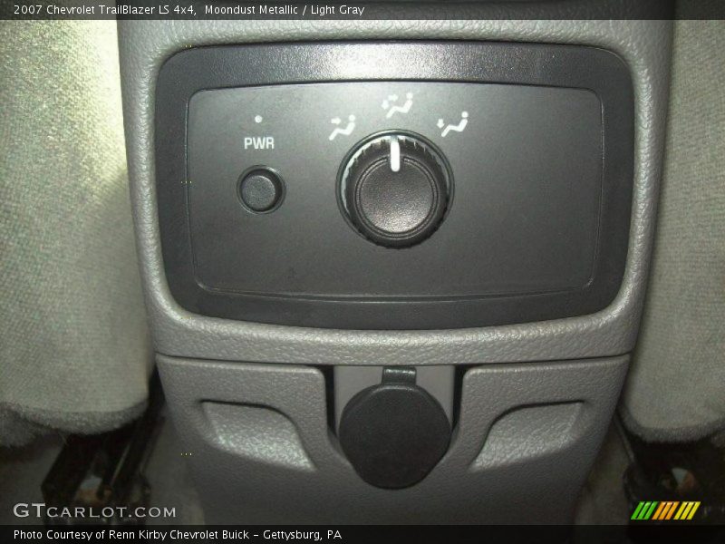 Moondust Metallic / Light Gray 2007 Chevrolet TrailBlazer LS 4x4