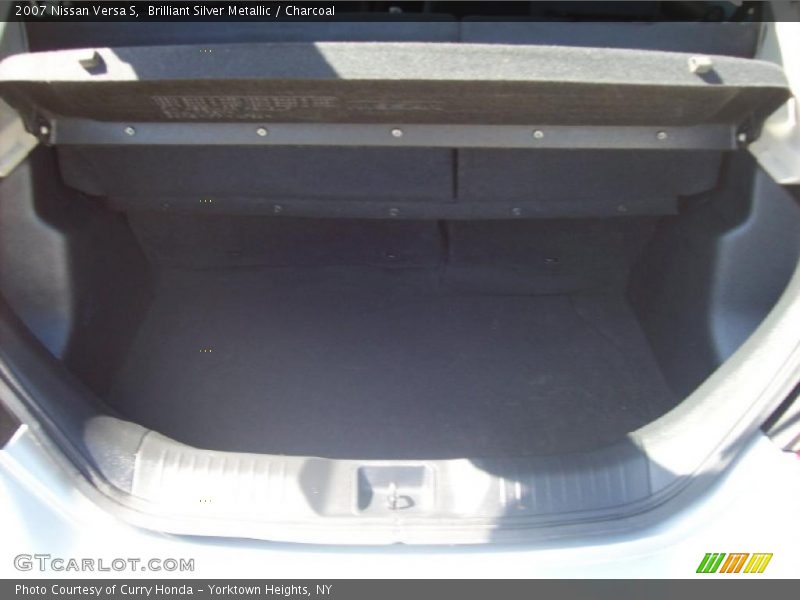 Brilliant Silver Metallic / Charcoal 2007 Nissan Versa S