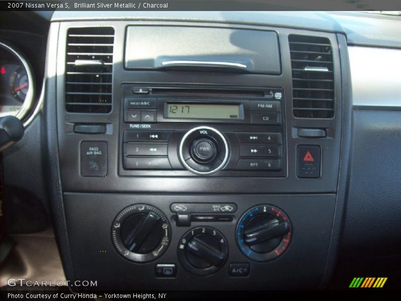 Brilliant Silver Metallic / Charcoal 2007 Nissan Versa S