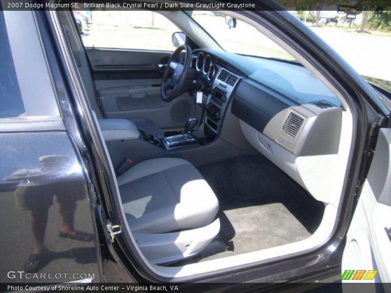 Brilliant Black Crystal Pearl / Dark Slate Gray/Light Graystone 2007 Dodge Magnum SE