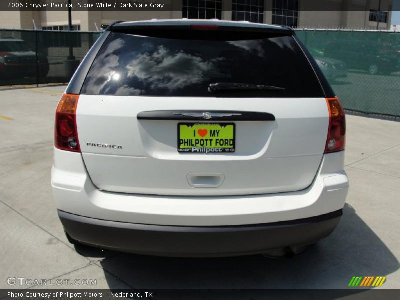 Stone White / Dark Slate Gray 2006 Chrysler Pacifica