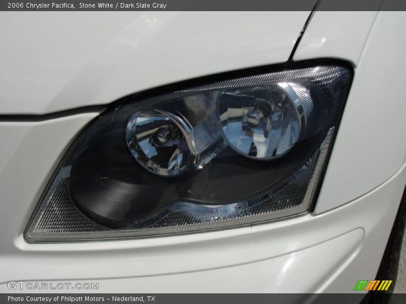 Stone White / Dark Slate Gray 2006 Chrysler Pacifica