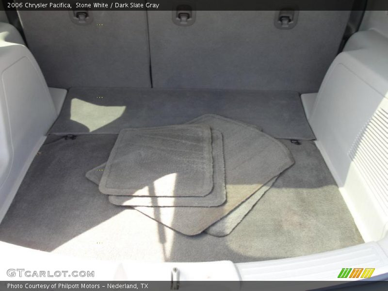 Stone White / Dark Slate Gray 2006 Chrysler Pacifica