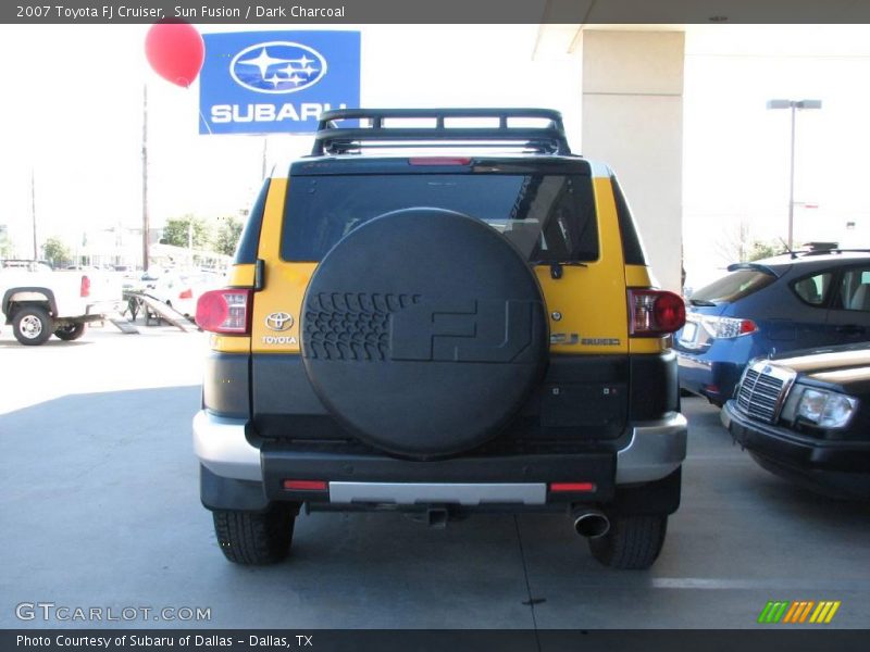 Sun Fusion / Dark Charcoal 2007 Toyota FJ Cruiser