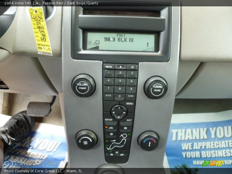 Passion Red / Dark Beige/Quartz 2004 Volvo S40 2.4i
