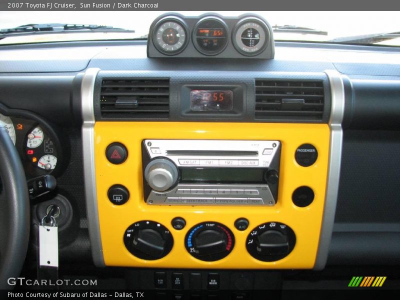 Sun Fusion / Dark Charcoal 2007 Toyota FJ Cruiser