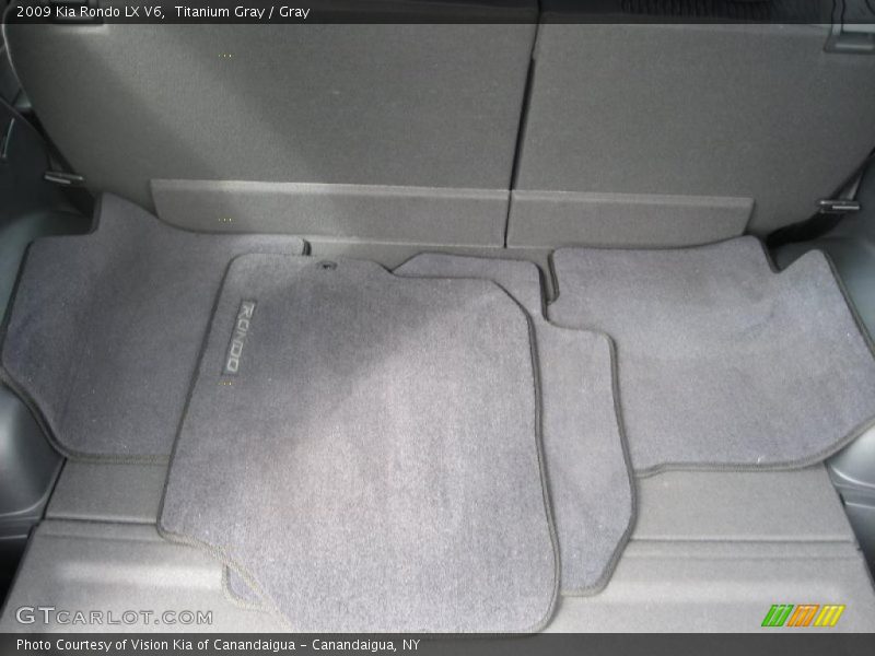 Titanium Gray / Gray 2009 Kia Rondo LX V6