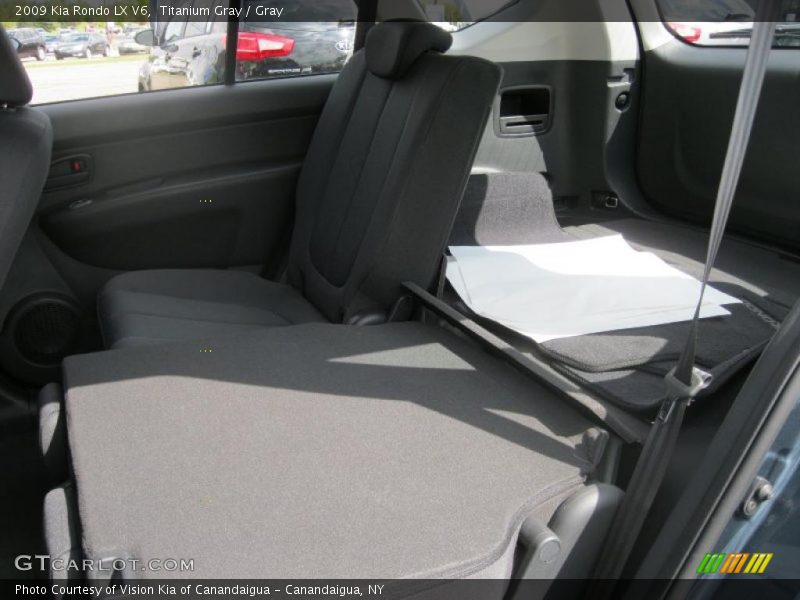 Titanium Gray / Gray 2009 Kia Rondo LX V6