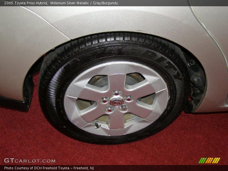 Millenium Silver Metallic / Gray/Burgundy 2005 Toyota Prius Hybrid