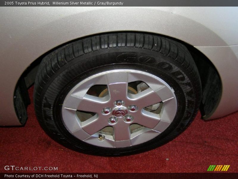 Millenium Silver Metallic / Gray/Burgundy 2005 Toyota Prius Hybrid