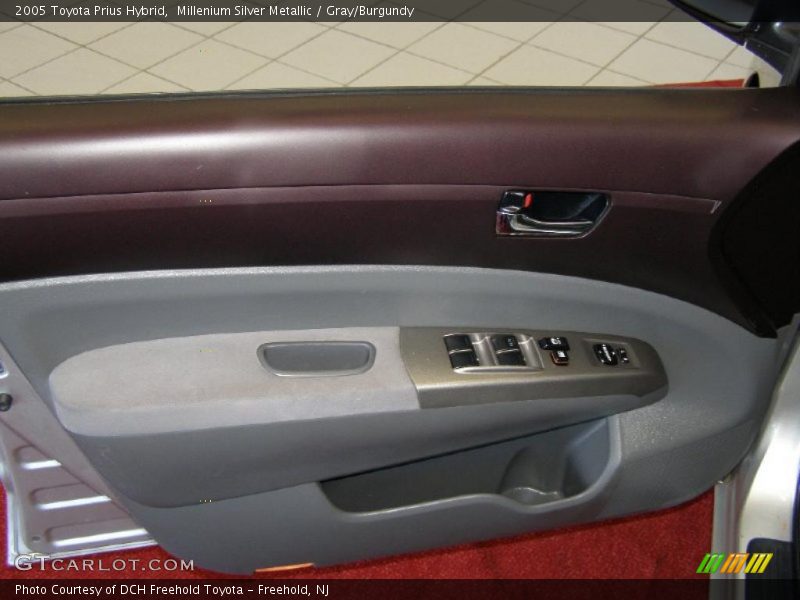 Millenium Silver Metallic / Gray/Burgundy 2005 Toyota Prius Hybrid