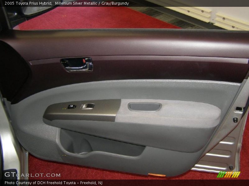 Millenium Silver Metallic / Gray/Burgundy 2005 Toyota Prius Hybrid