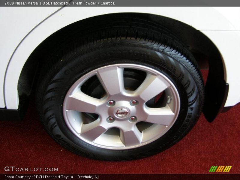 Fresh Powder / Charcoal 2009 Nissan Versa 1.8 SL Hatchback