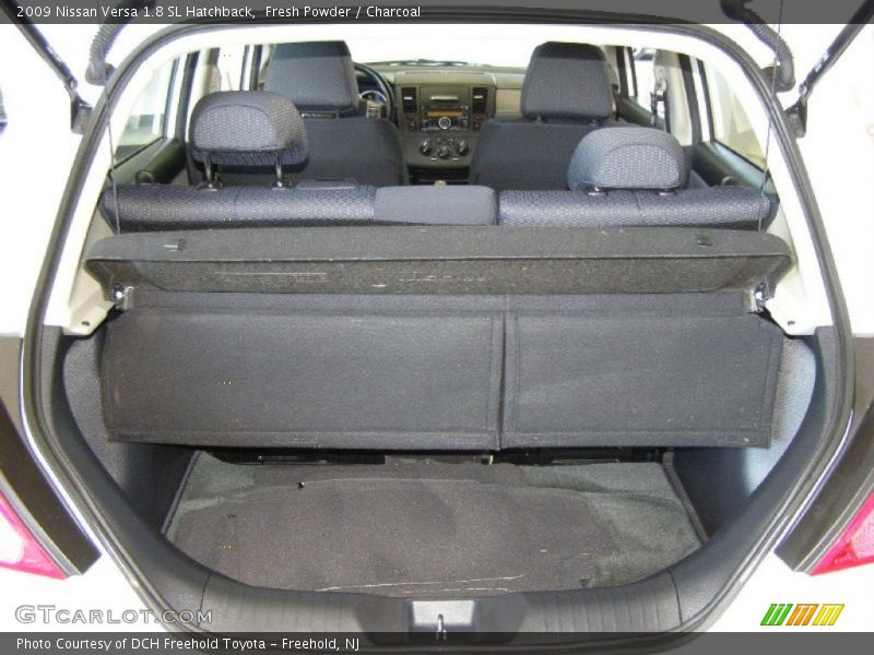 Fresh Powder / Charcoal 2009 Nissan Versa 1.8 SL Hatchback