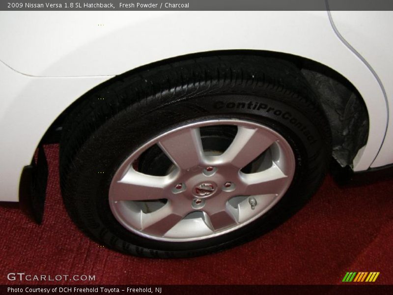 Fresh Powder / Charcoal 2009 Nissan Versa 1.8 SL Hatchback