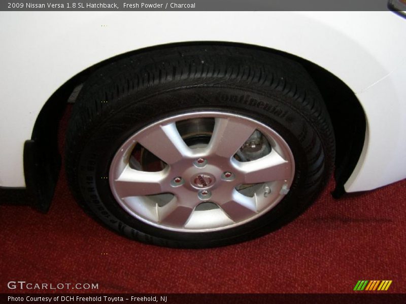 Fresh Powder / Charcoal 2009 Nissan Versa 1.8 SL Hatchback