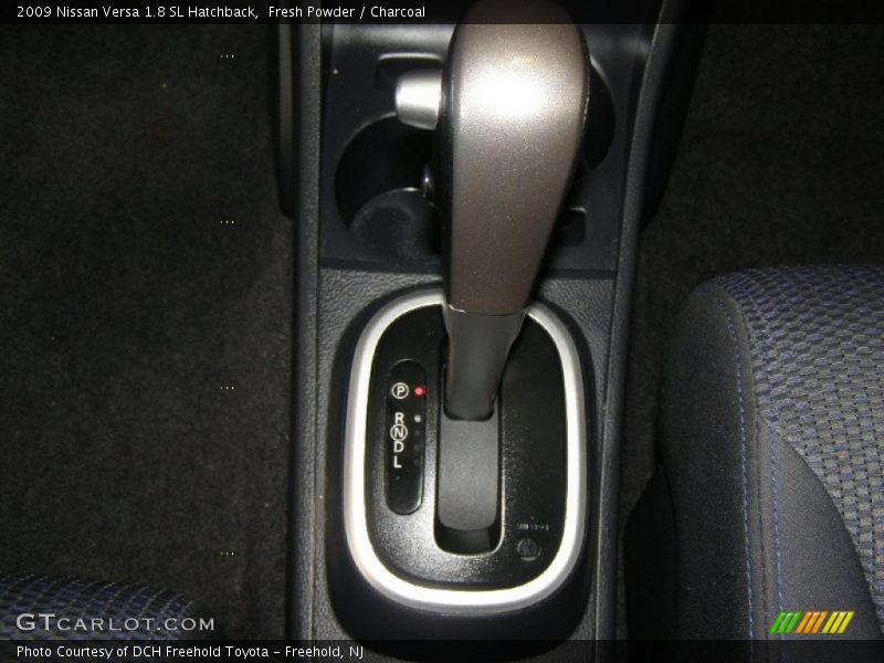 Fresh Powder / Charcoal 2009 Nissan Versa 1.8 SL Hatchback